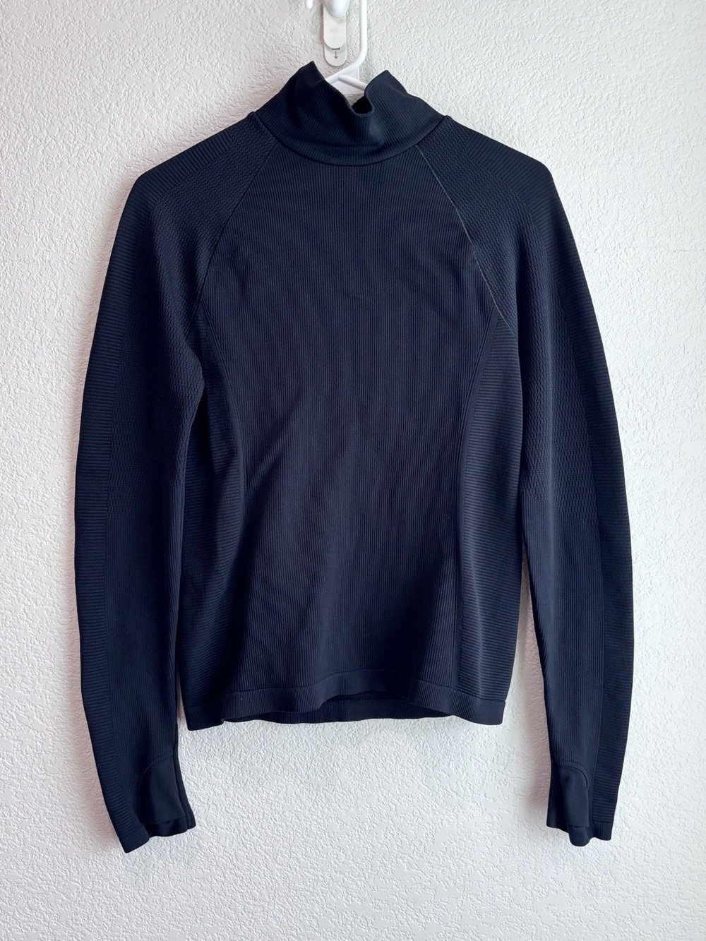 Athleta Seamless Mock Neck Long Sleeve Shirt in Black Women’s Size XS